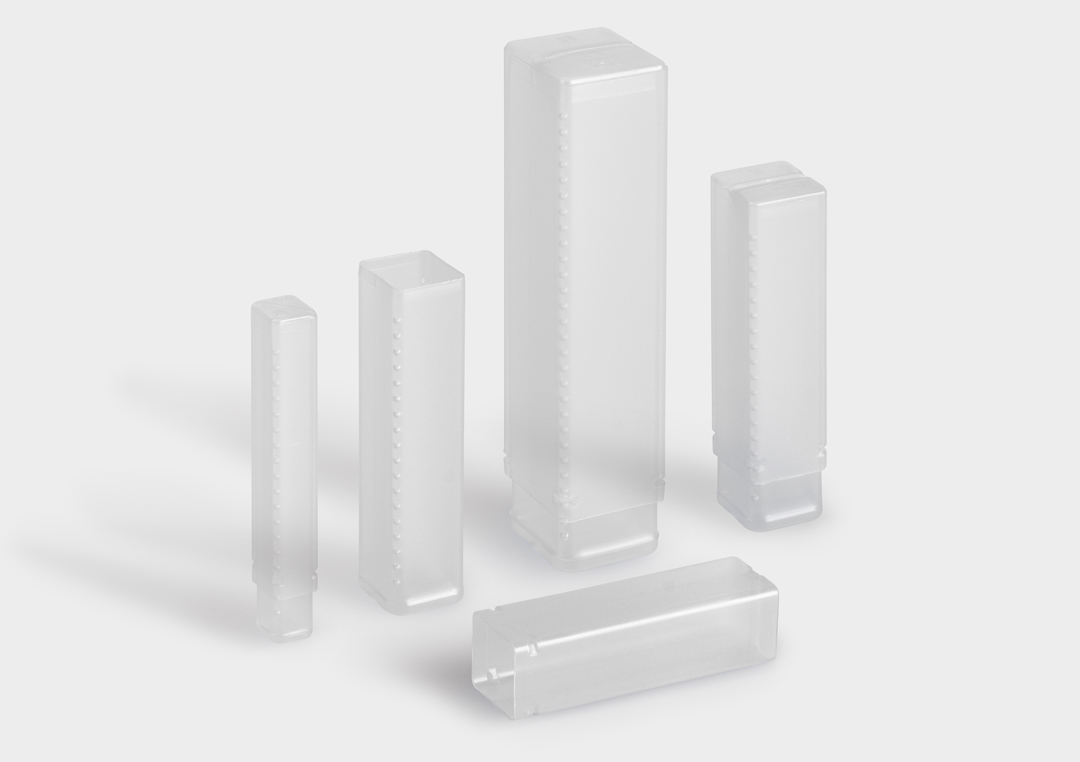 Packaging tube QuadroPack QuadroPack: a square telescopic protective packaging tube with ratchet length adjustment.